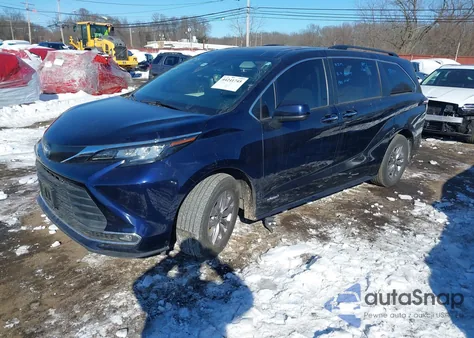 2021 Toyota Sienna Xle z USA, uszkodzony, nr VIN 5TDYRKEC7MS049285